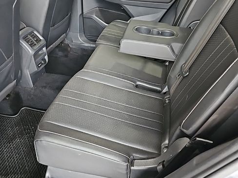 Used 2022 Volkswagen Tiguan SE image 22