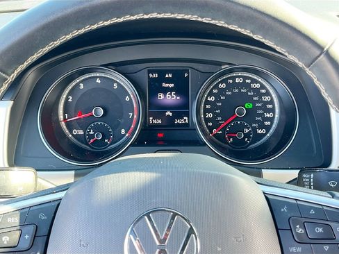 Used 2021 Volkswagen Atlas Cross Sport SE image 12