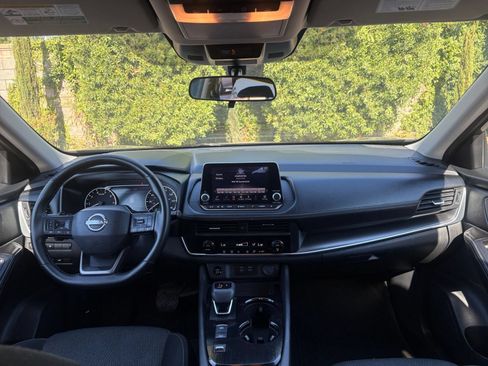 Used 2025 Nissan Rogue SV FWD image 35