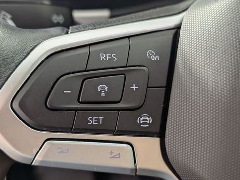 Used 2023 Volkswagen Atlas SE AWD/4WD image 17