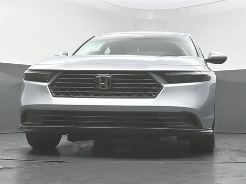 Used 2025 Honda Accord LX image 42