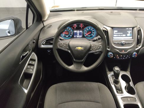 Used 2017 Chevrolet Cruze LT w/ Convenience Package FWD image 22