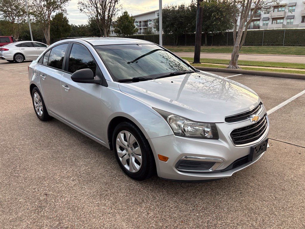 Used 2015 Chevrolet Cruze LS FWD image 3