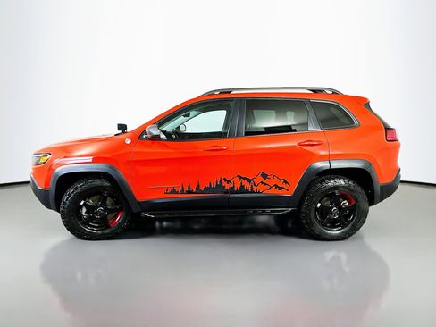 Used 2021 Jeep Cherokee Trailhawk image 4