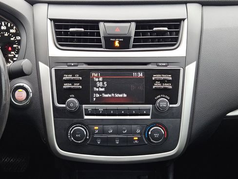 Used 2017 Nissan Altima 2.5 SR w/ Midnight Edition Package image 17