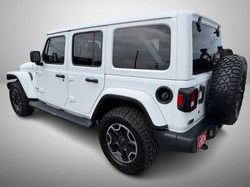 Used 2018 Jeep Wrangler Unlimited Sahara image 4