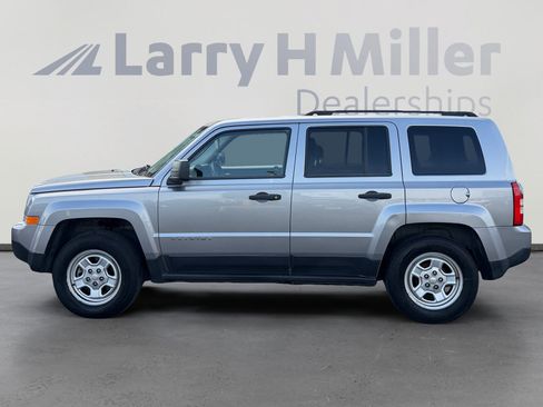 Used 2015 Jeep Patriot Sport FWD image 2