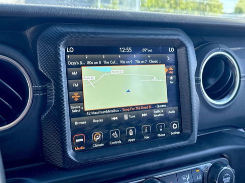 Used 2021 Jeep Wrangler Unlimited Sahara w/ Cold Weather Group image 19