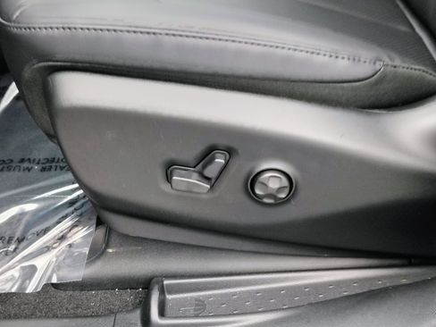 New 2026 Chrysler Pacifica Select FWD image 19