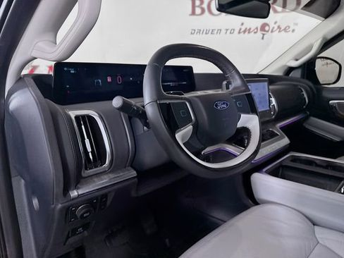 Certified 2025 Ford Expedition Max Platinum w/ Platinum Ultimate Package image 11