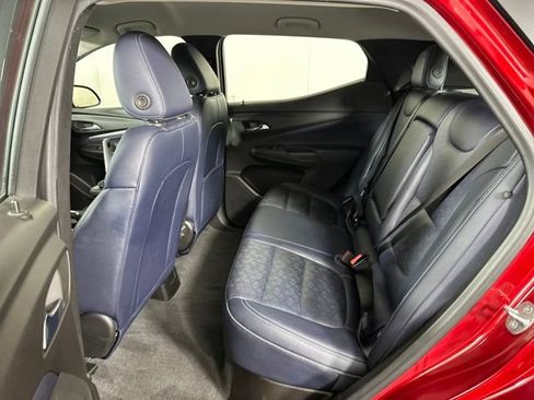 Used 2022 Chevrolet Bolt EUV LT w/ Convenience Package image 25