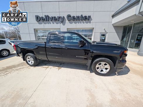 Used 2018 Chevrolet Silverado 1500 LT w/ All Star Edition AWD/4WD image 4