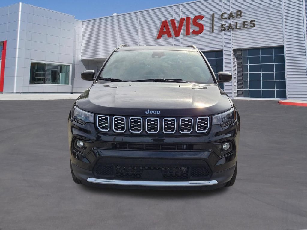 Used 2025 Jeep Compass Limited AWD/4WD image 2