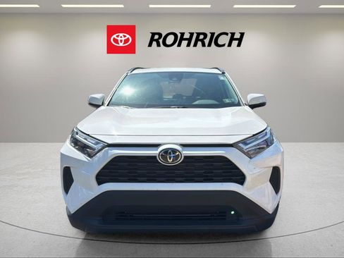 Used 2024 Toyota RAV4 XLE AWD/4WD image 2