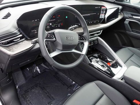 New 2025 Audi Q5 Premium image 11