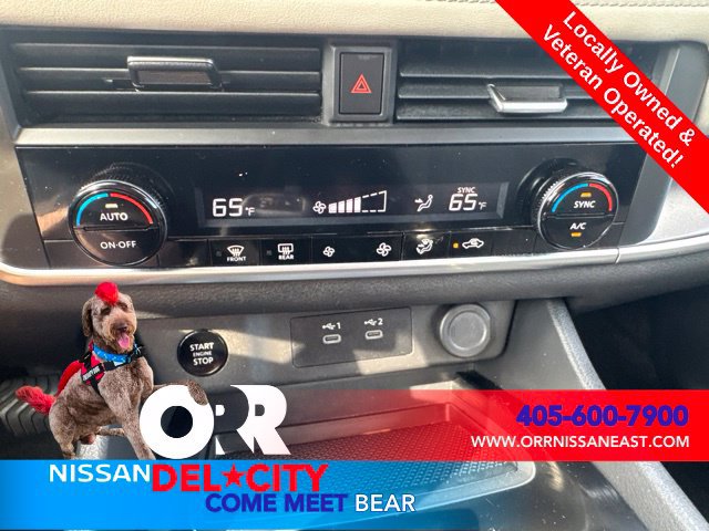 Used 2025 Nissan Rogue SV FWD image 25