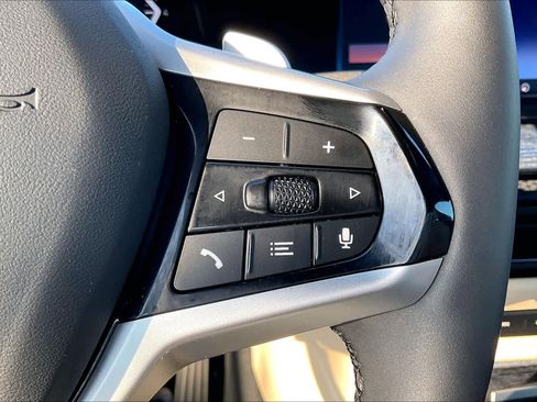 Used 2025 BMW 330i Sedan w/ Premium Package image 20