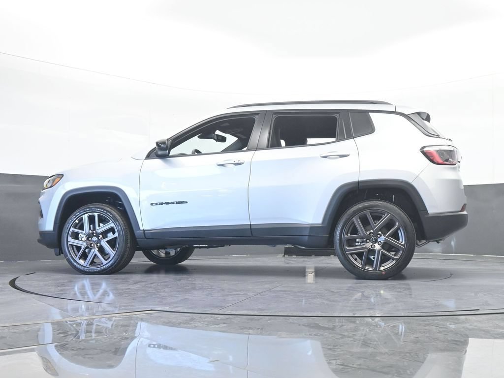 New 2026 Jeep Compass Latitude AWD/4WD image 53