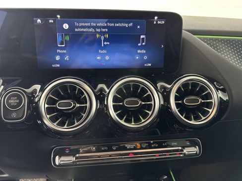 Used 2025 Mercedes-Benz GLA 250 image 21
