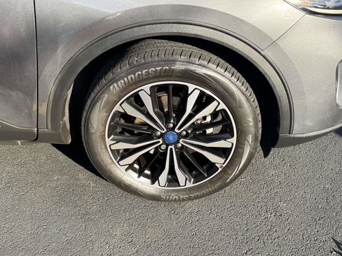 Used 2022 Ford Escape SE w/ SE Sport Appearance Package image 6