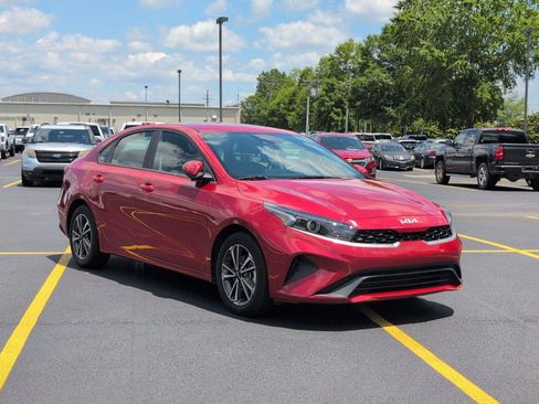 Used 2024 Kia Forte LXS FWD image 8