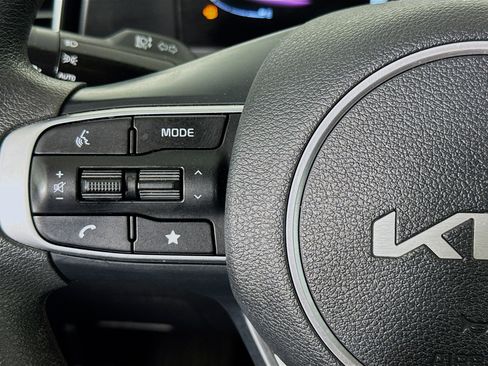 Used 2023 Kia Sportage LX image 13