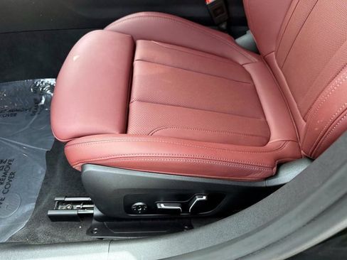Used 2026 BMW 330i Sedan w/ M Sport Package RWD image 18