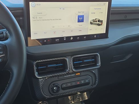 Certified 2025 Ford Maverick Lobo image 16