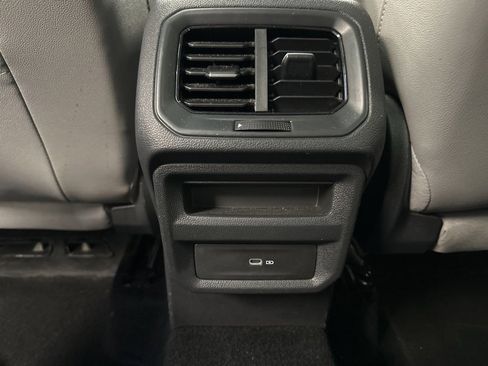 Used 2024 Volkswagen Taos SE image 21