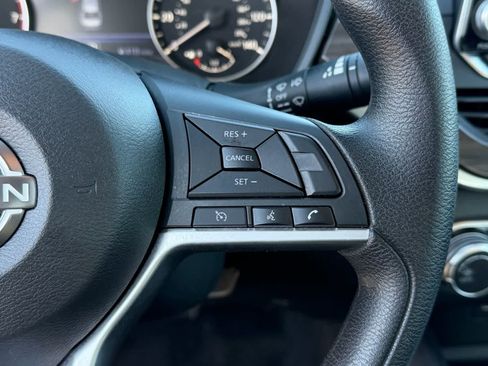 Used 2025 Nissan Altima 2.5 SV FWD image 17