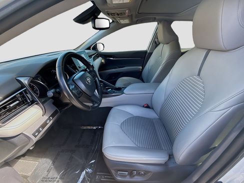 Used 2022 Toyota Camry SE w/ Convenience Package image 18