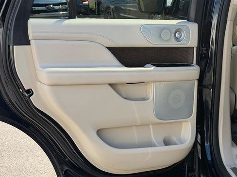 Used 2021 Lincoln Navigator Reserve w/ Luxury Package AWD/4WD image 44