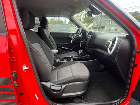 Used 2020 Kia Soul S FWD image 31