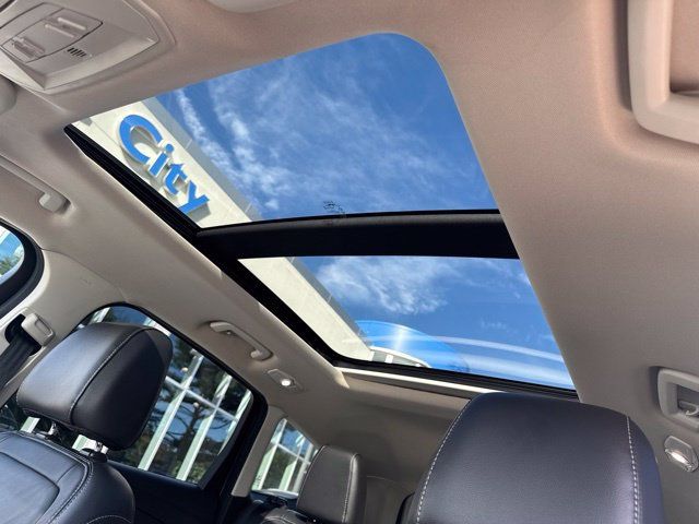 Used 2017 Ford Escape SE w/ SE Leather Comfort Package AWD/4WD image 23