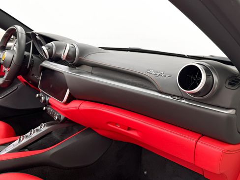 Used 2020 Ferrari Portofino RWD image 14