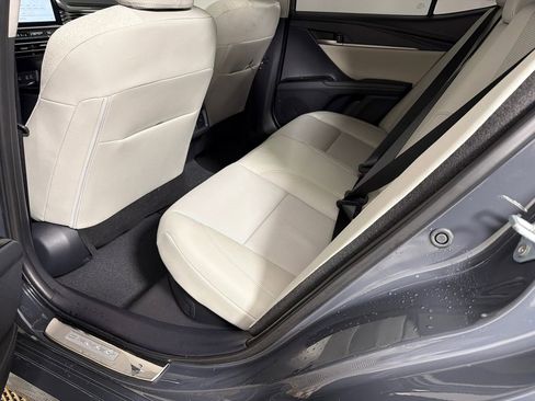 Used 2025 Toyota Camry XLE image 21