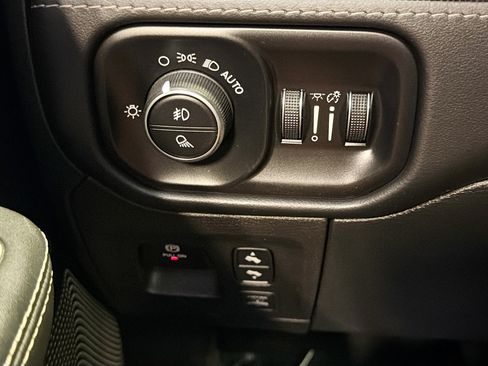 Used 2021 RAM 1500 Limited w/ Night Edition AWD/4WD image 17