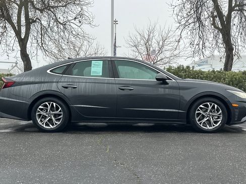 Used 2021 Hyundai Sonata SEL w/ Convenience Package image 3