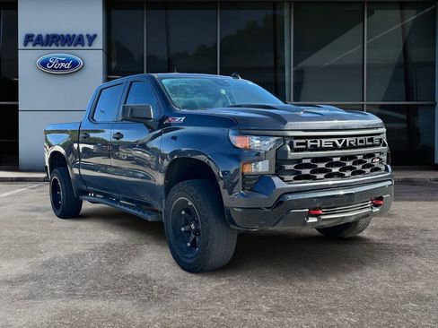 Used 2023 Chevrolet Silverado 1500 Custom Trail Boss image 2