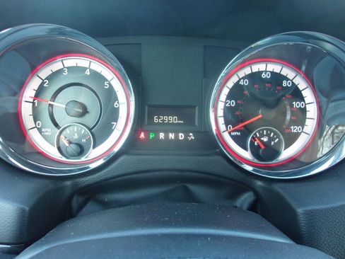 Used 2019 Dodge Grand Caravan SXT FWD image 10