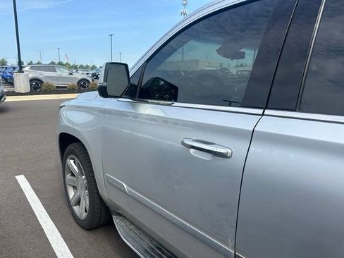 Used 2020 Cadillac Escalade ESV Luxury AWD/4WD image 9