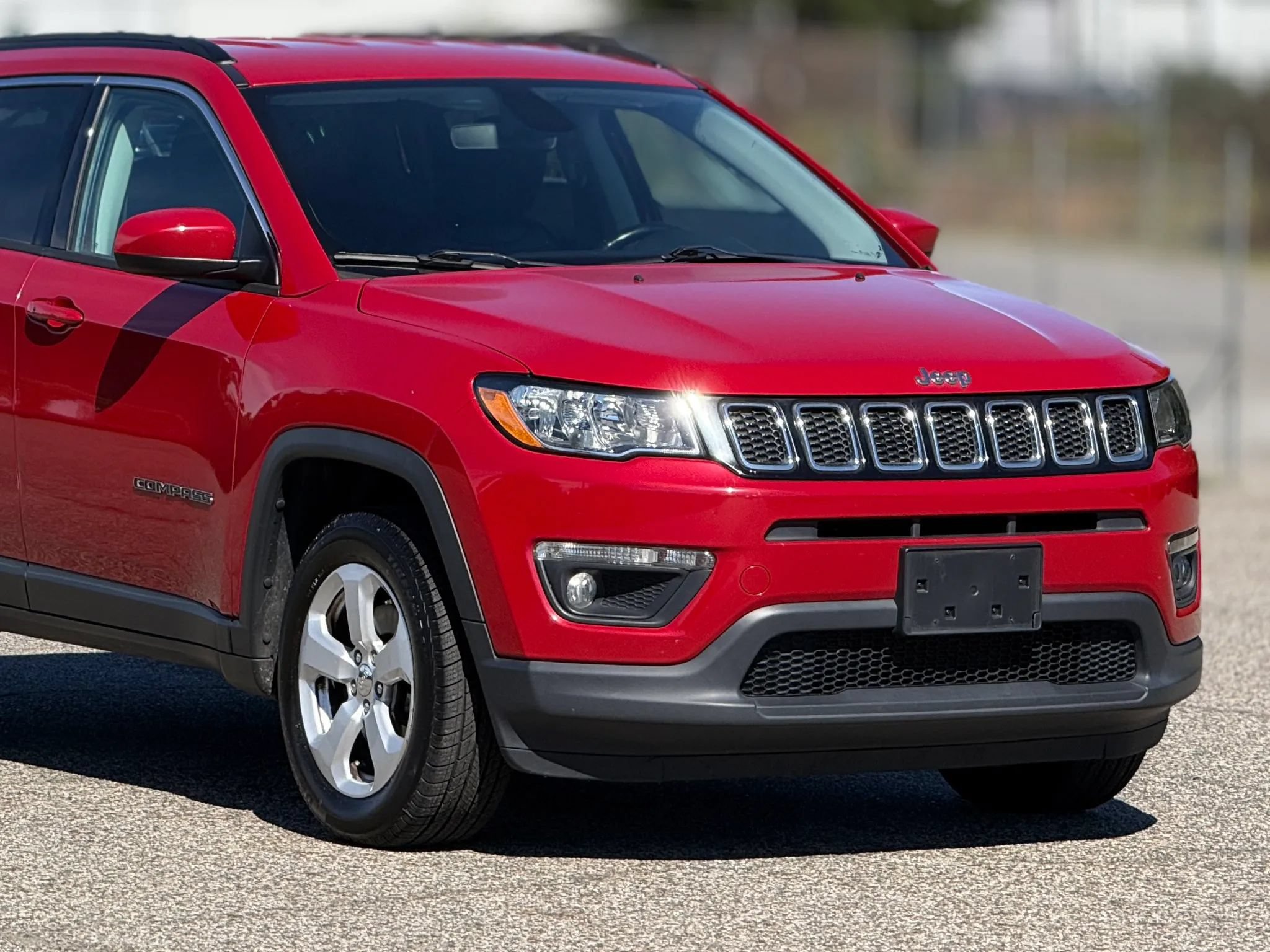 Used 2020 Jeep Compass Latitude w/ Cold Weather Group AWD/4WD image 15