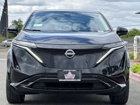 New 2025 Nissan Ariya AWD image 3