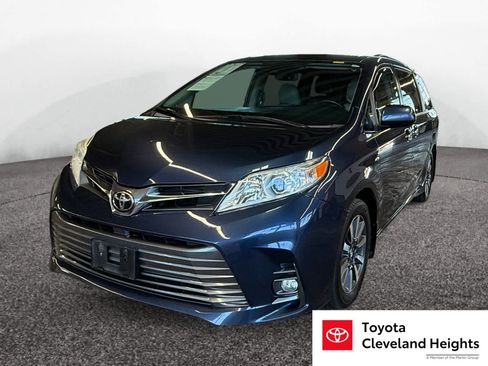 Used 2018 Toyota Sienna XLE w/ XLE Navigation Package AWD/4WD image 1