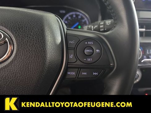 Used 2024 Toyota Venza LE AWD/4WD image 13