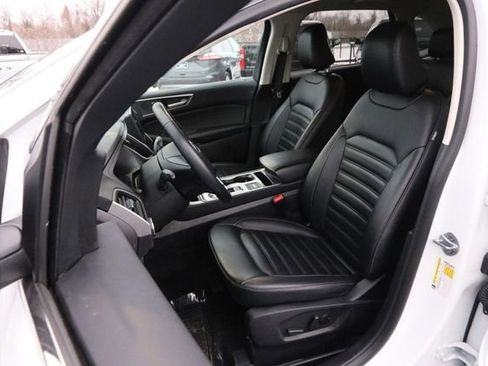 Certified 2024 Ford Edge SEL image 8