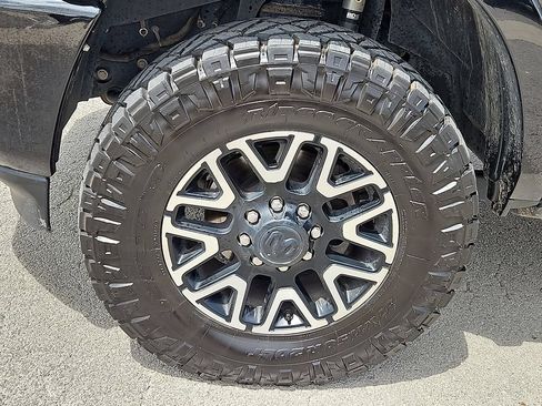Used 2025 RAM 2500 Limited AWD/4WD image 13