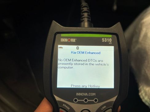Used 2022 Kia Sorento S w/ Panoramic Sunroof Package AWD/4WD image 12