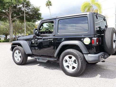 Used 2022 Jeep Wrangler Sport AWD/4WD image 5