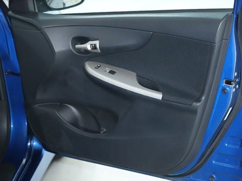 Used 2010 Toyota Corolla S image 28